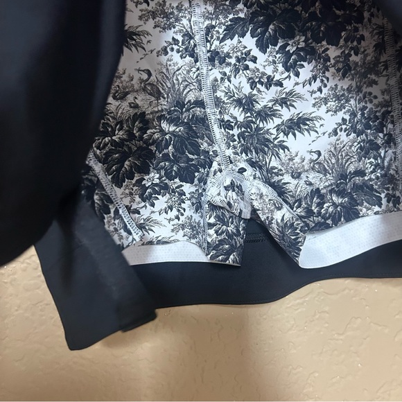 Tuckernuck black skirt with hoker shorts underneath size small brand new - Picture 4 of 10